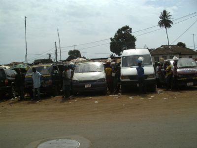 private Kleinbusse als Sammeltaxis in Monrovia private Kleinbusse als Sammeltaxis in Monrovia
